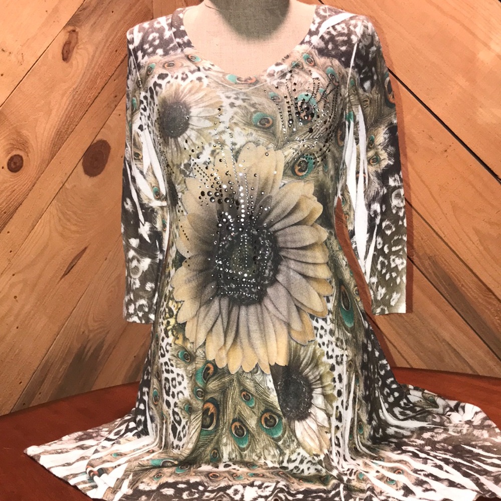 Long top that can be worn with leggings